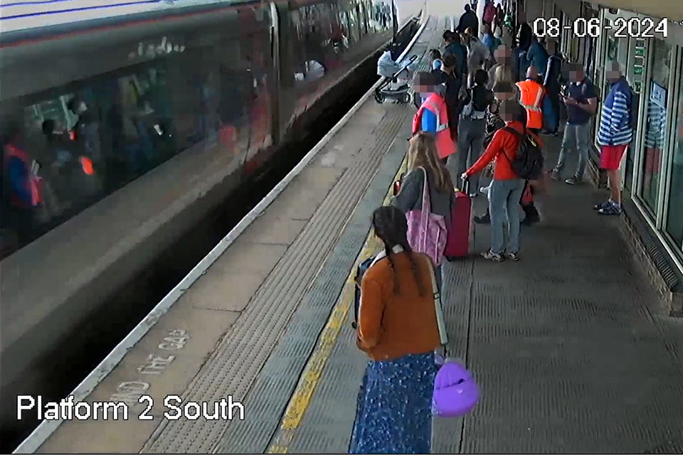 A pram, carrying a 2-month-old infant, rolled towards the platform edge and came into contact with the train’s bodyside