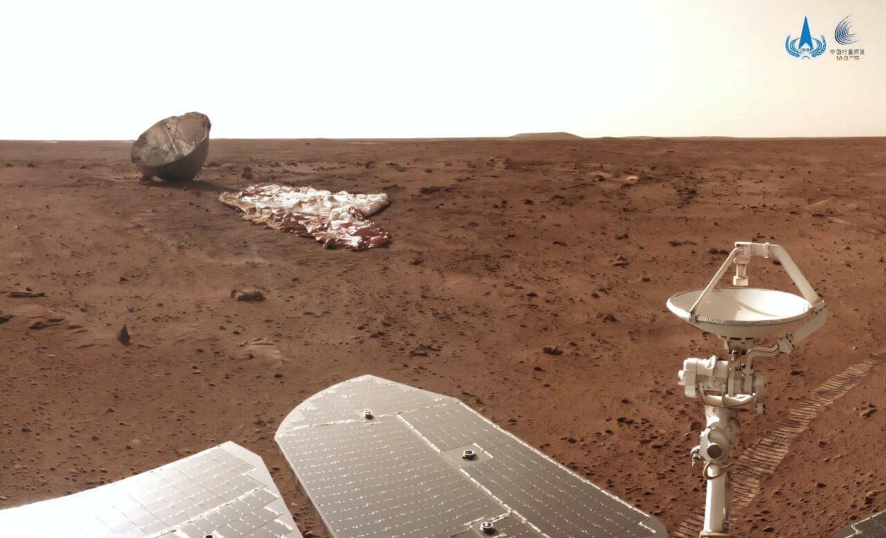 Image taken by China’s Zhurong rover connected  Mars