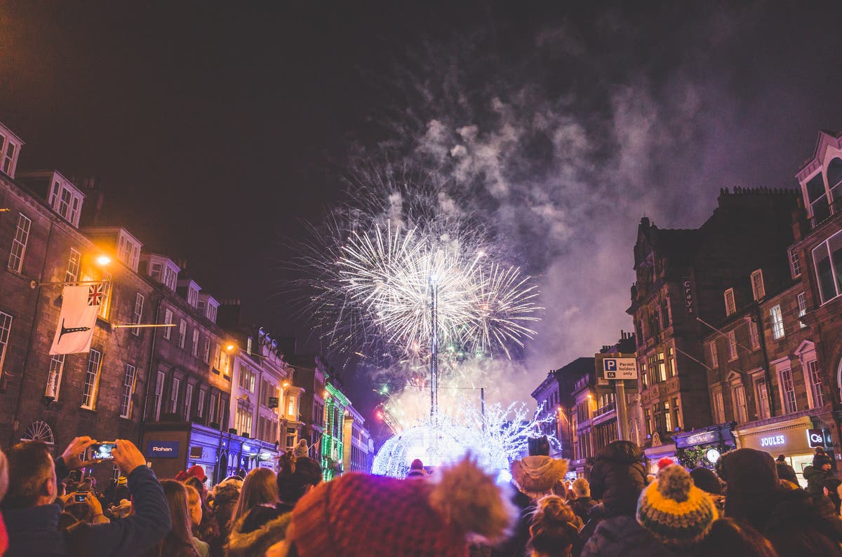 UK weather live: Edinburgh Hogmanay axed as New Year’s Eve hit by storm warnings