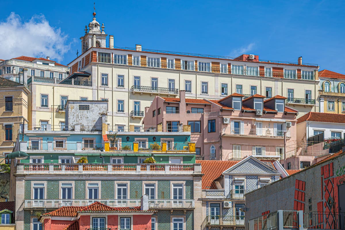 Lisbon: Residents call for a vote on ban on holiday lets in residential blocks