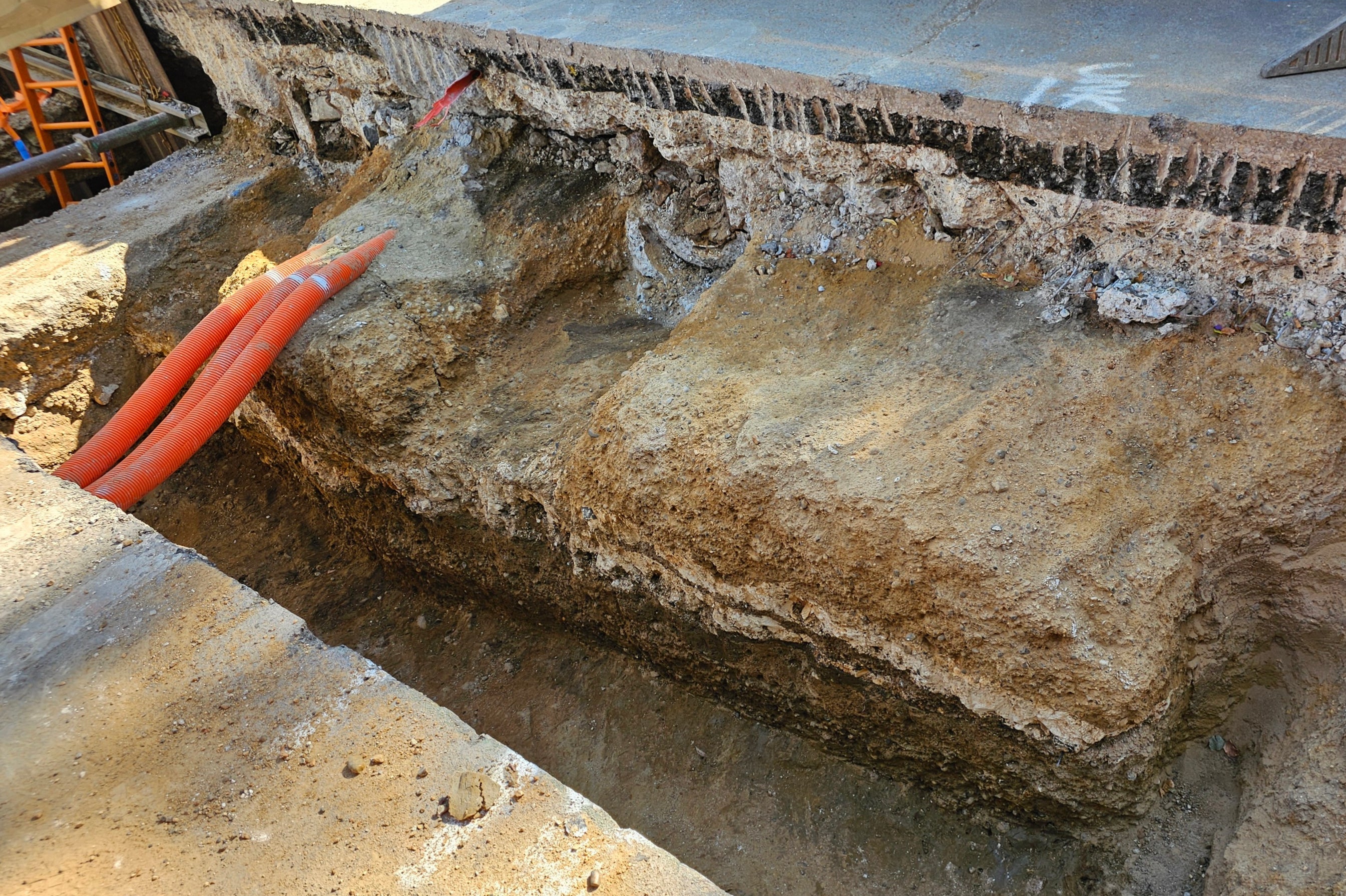 Distinct layers could be seen and showed a solid foundation of compacted gravel sealed by two layers of chalk