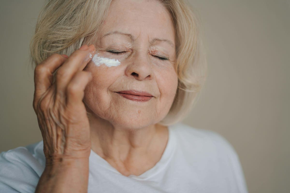 How to de-puff tired eyes this winter