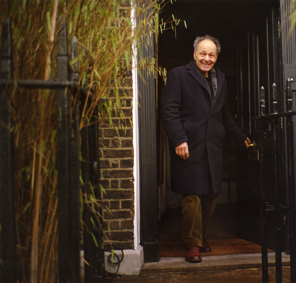 Painter Frank Auerbach, who fled the Nazis and became a major artist, dies at 93