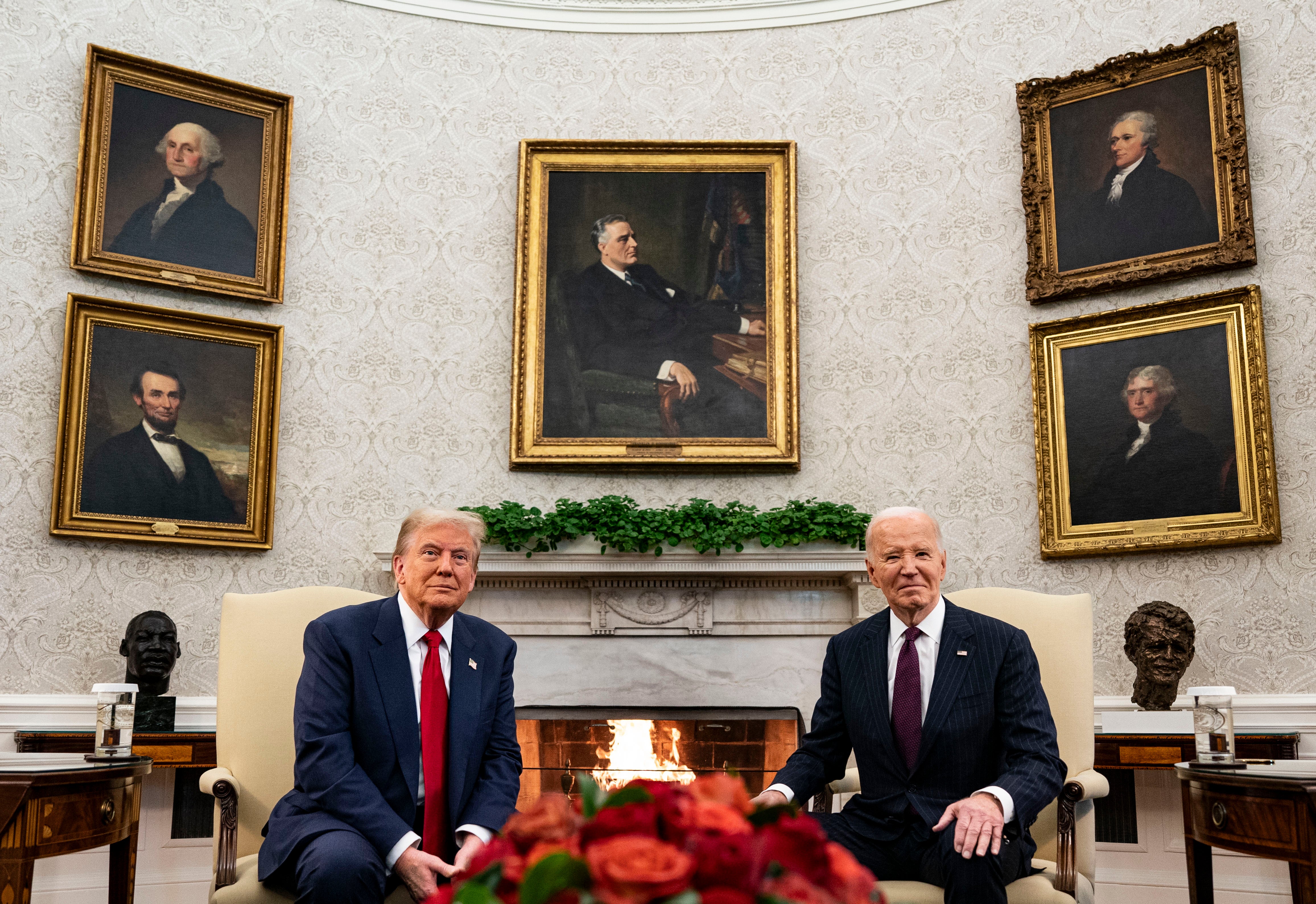 US President Joe Biden (R) and President-elect Donald Trump during a meeting in the Oval Office