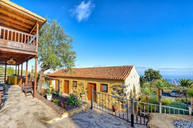 <p>Choose Hotel Rural La Correa del Almendro offers a boutique rural stay</p>