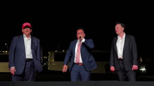 <p>Watch: Donald Trump and Elon Musk perform bizarre duet of God Bless America at Mar-a-Lago.</p>