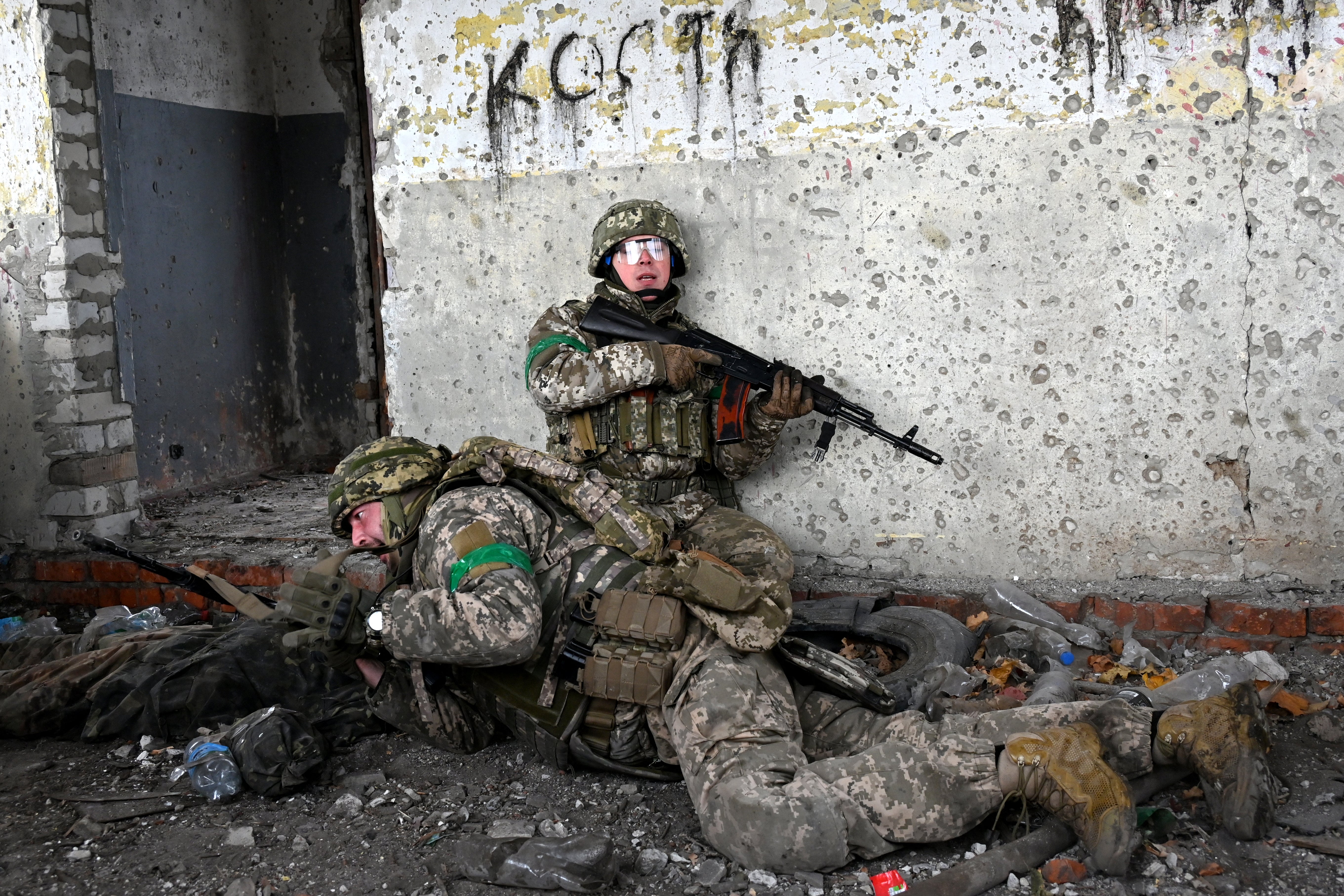 New recruits of the 57th Motorized Brigade improve their tactical skills at a training field at an undisclosed location in Kharkiv region