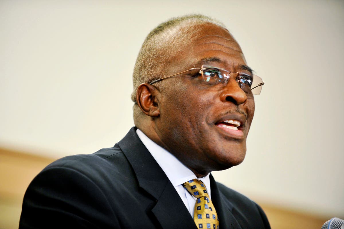 University of Illinois Chancellor Robert Jones Resigns