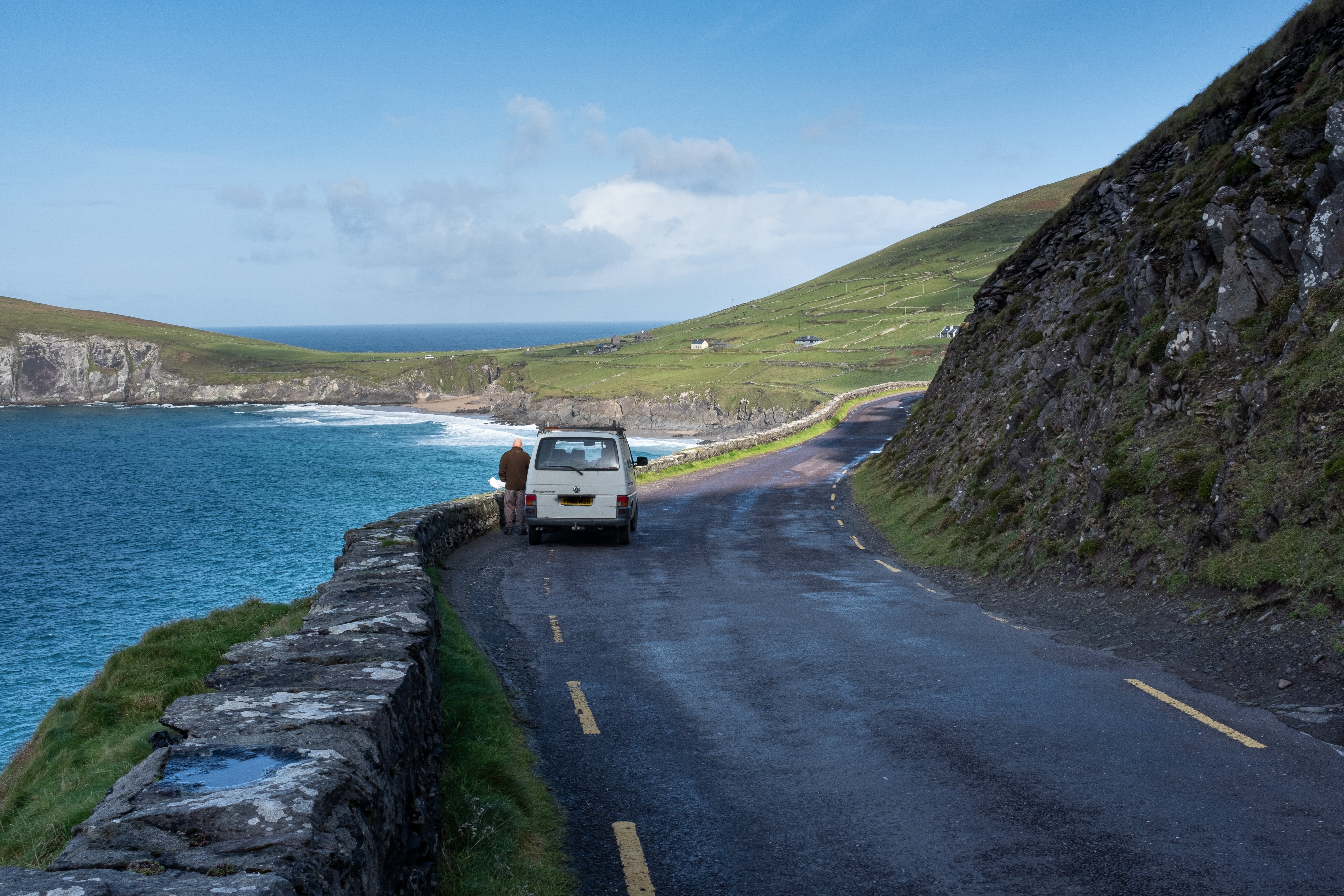 Nico viajou de carona por muitos países, incluindo a Irlanda