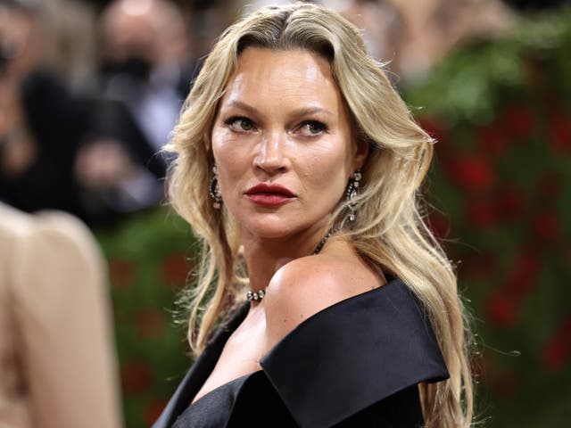 <p>Kate Moss attends The 2022 Met Gala </p>