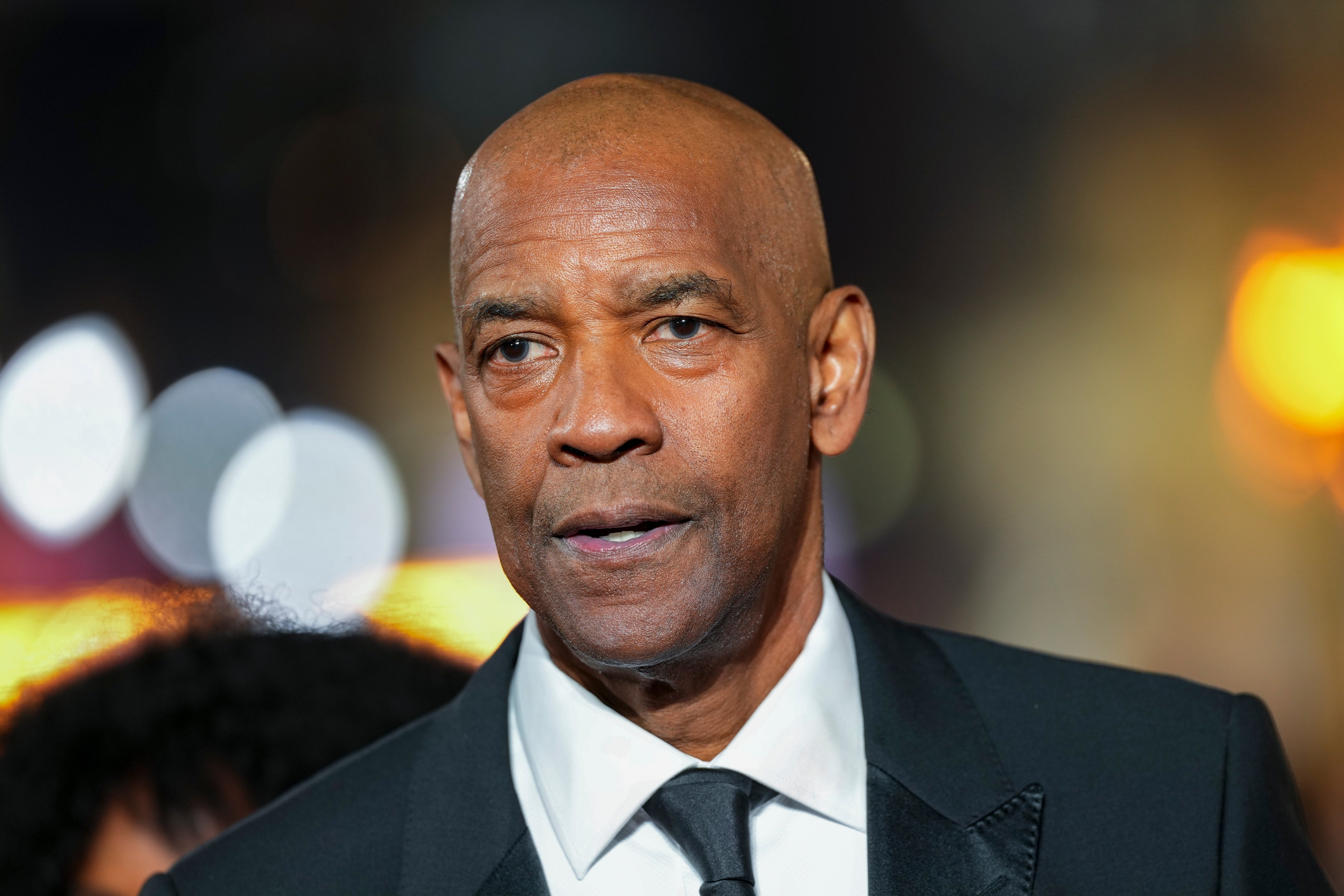 <p>Denzel Washington</p>