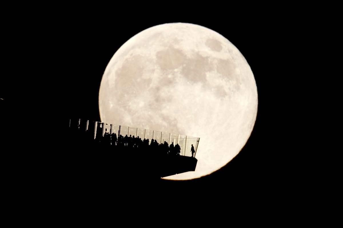 PHOTO COLLECTION: Supermoon