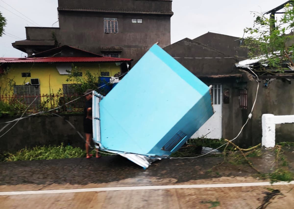 More than 400,000 evacuated as Super Typhoon Man-yi batters Philippines