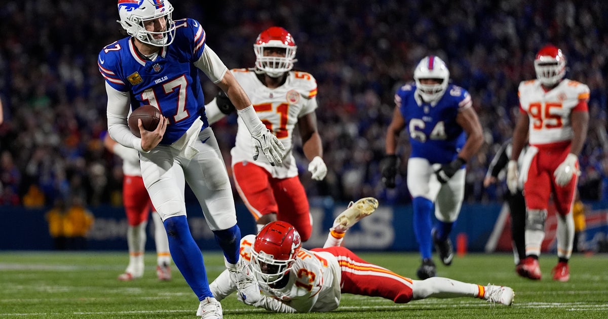 Josh Allen's 26-yard run seals Bills' 30-21 win over KC and ends Chiefs' bid for a perfect season | The Independent