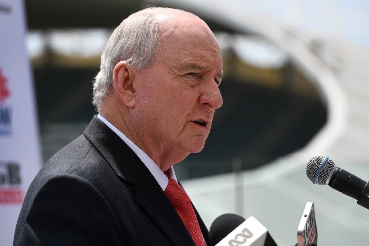 Alan Jones arrested in Sydney over sex abuse claims