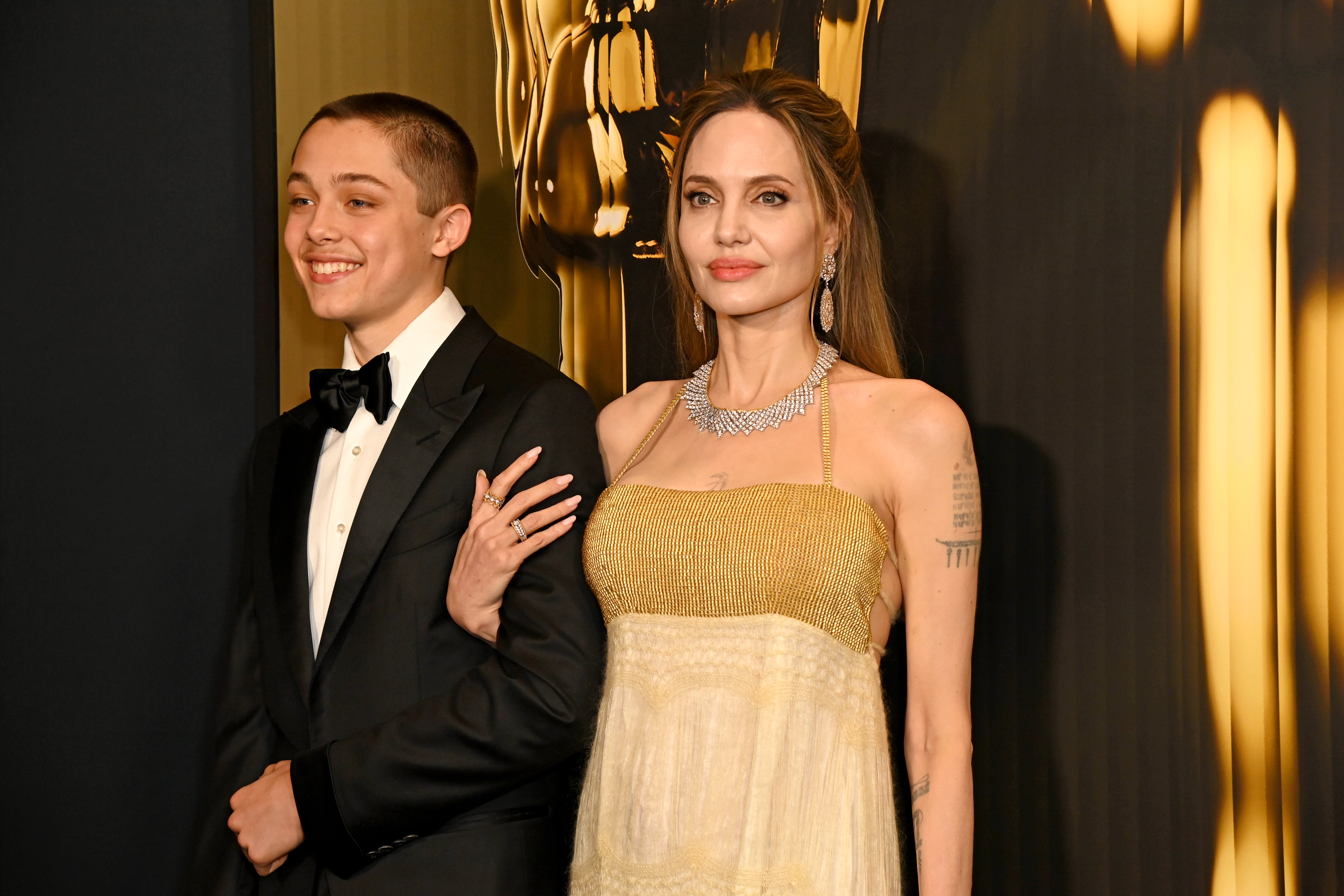 Knox Jolie-Pitt und Angelina Jolie nehmen an den Governors Awards 2024 teil