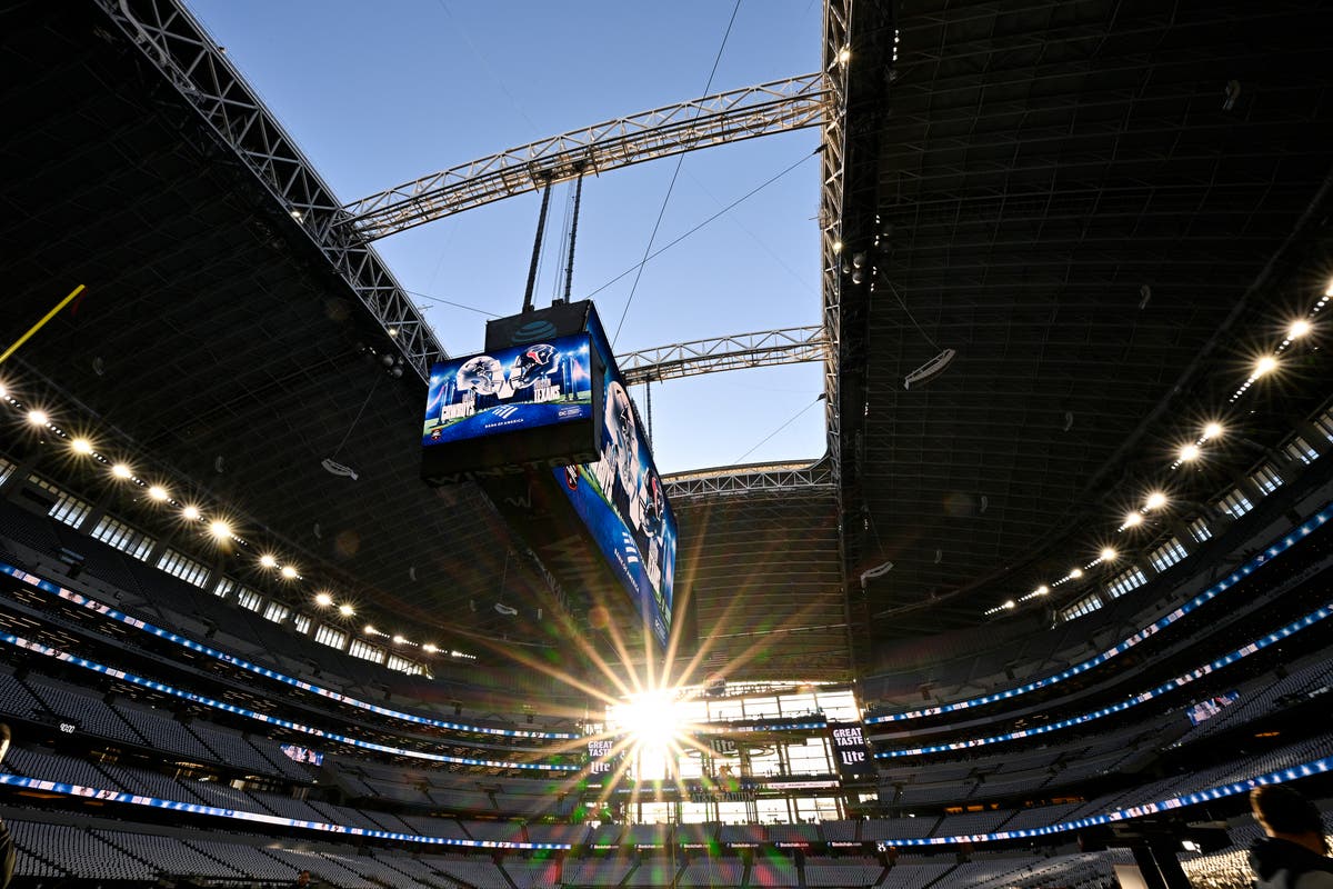 Dallas Cowboys Lose to Texans Amid Roof Incident