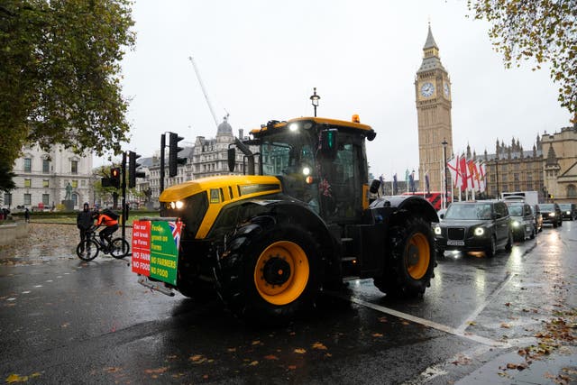 <p>Farmers are gathering at Richmond Terrace in Whitehall from 11am</p>