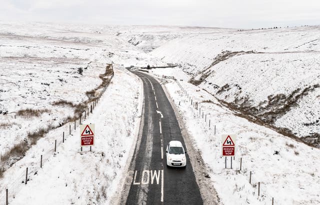 <p>More snow is expected over the next day as temperatures plummet across the country </p>