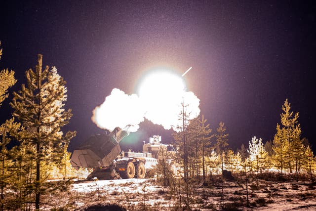 Live firing of the British Army’s new Archer Mobile Howitzer gun near Rovaniemi in the Arctic Circle (MoD)