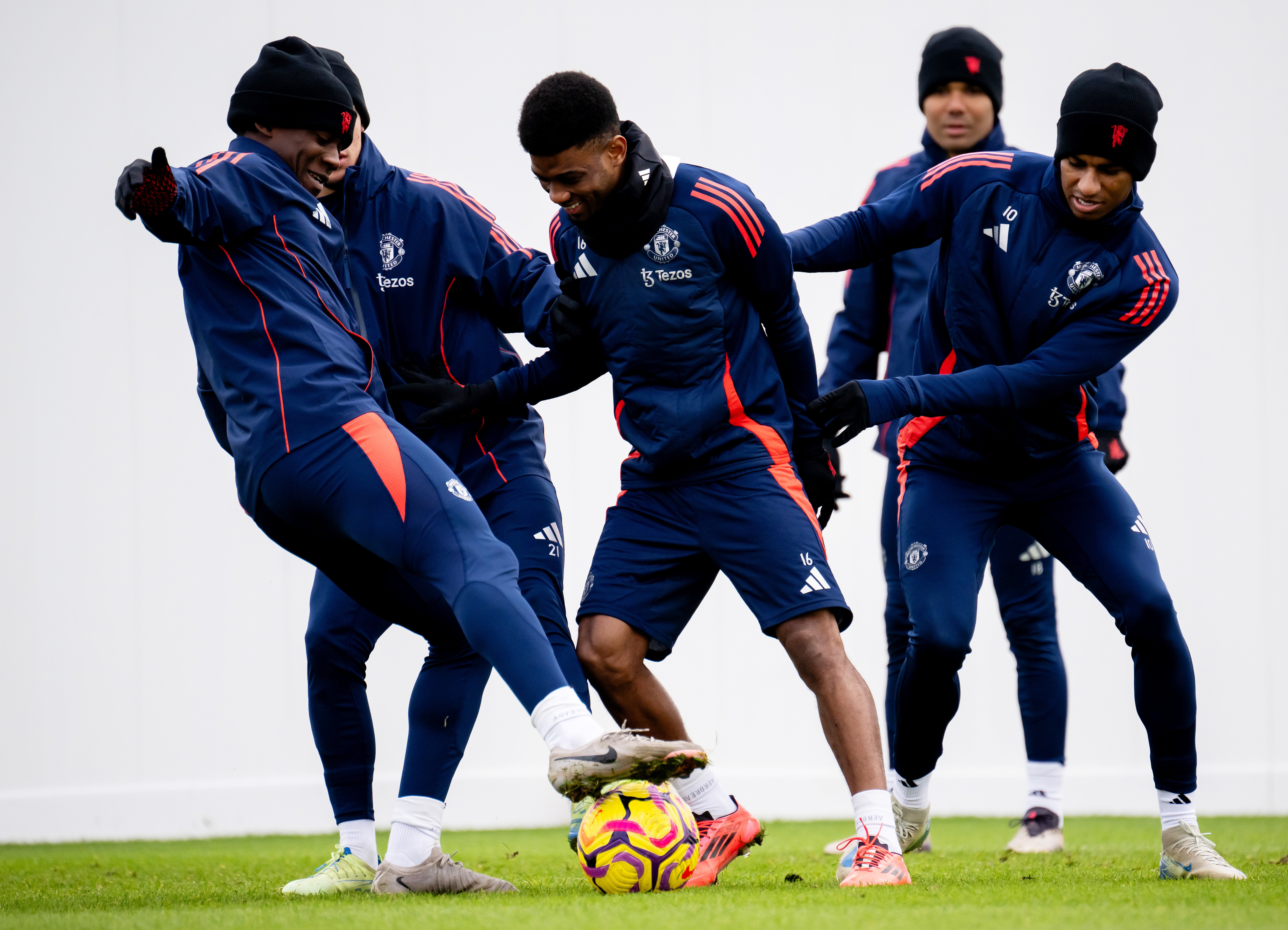 United’s players battle for the ball in training