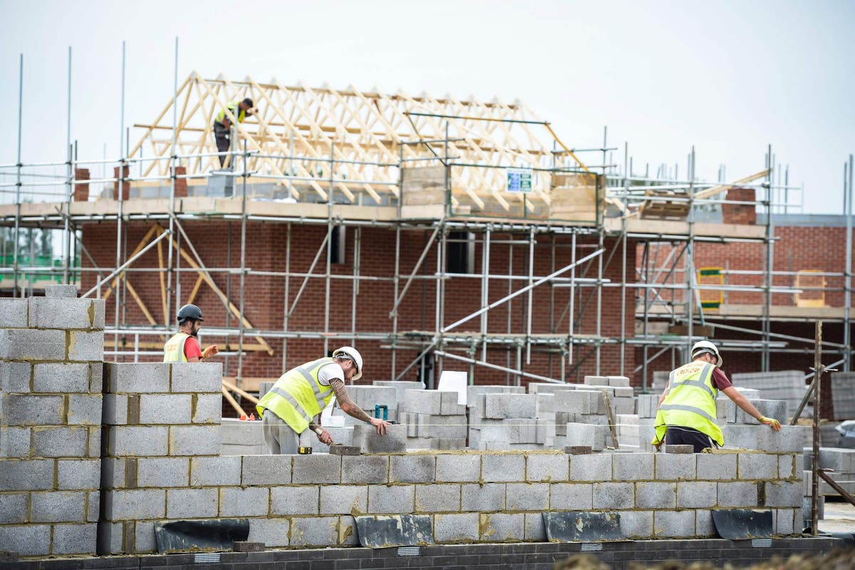 London markets slip as housebuilders fall over interest rate worries