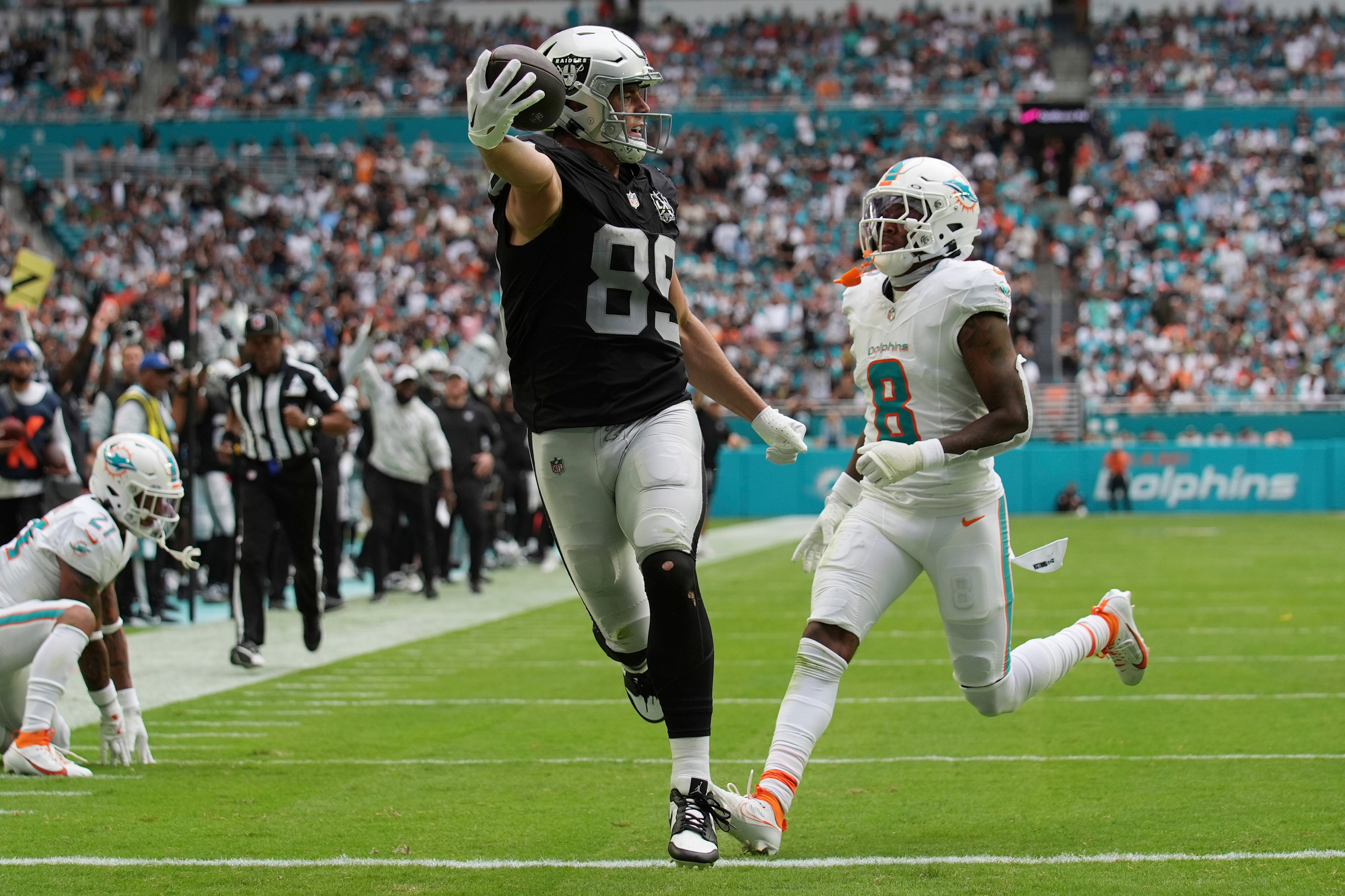 Raiders Dolphins Football