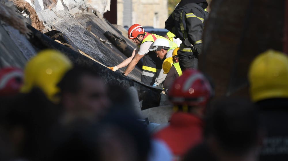Why people are protesting over a deadly roof collapse in Serbia | The ...