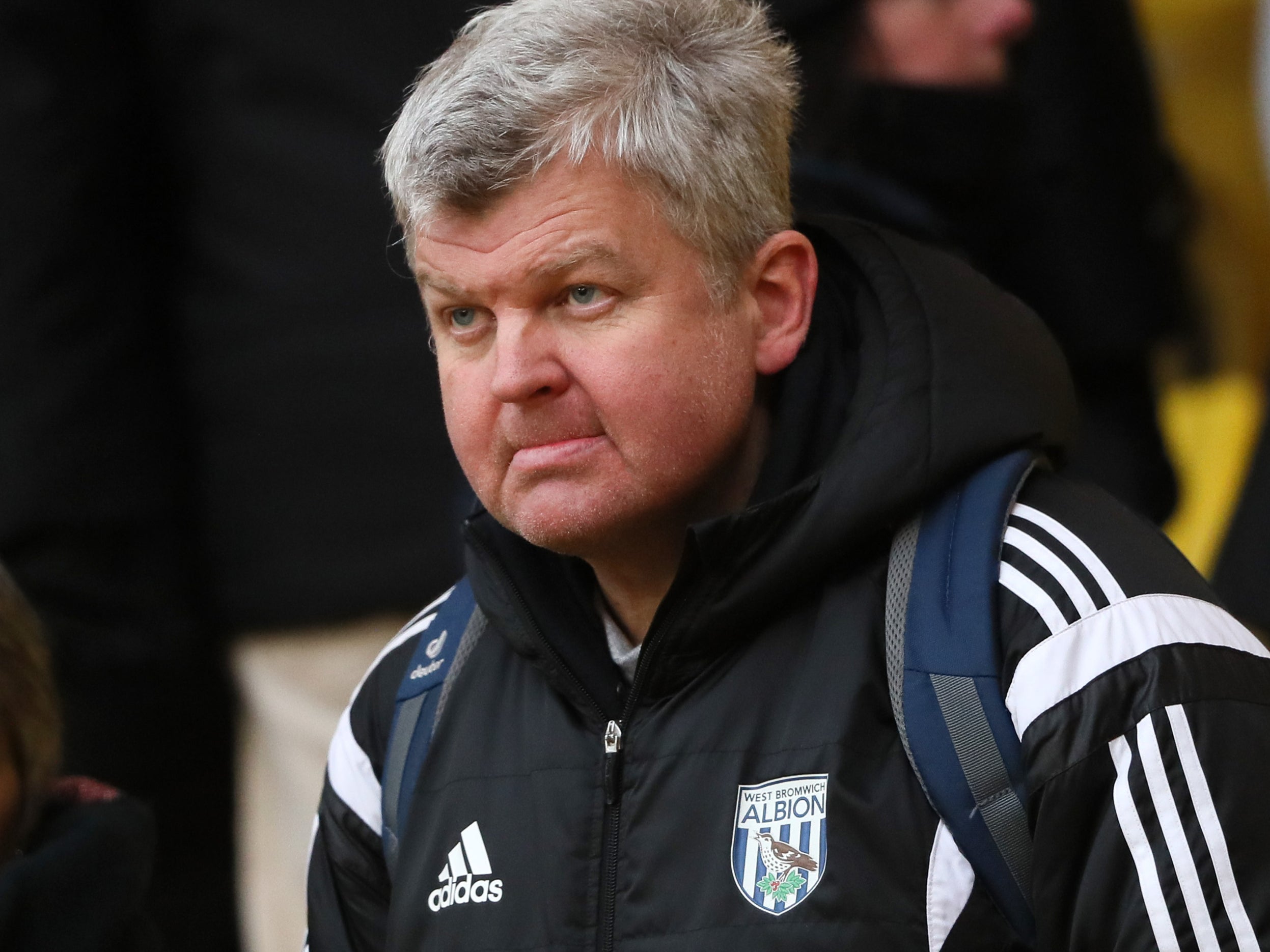 Adrian Chiles usou um casaco do West Bromwich Albion no funeral de Liam Payne