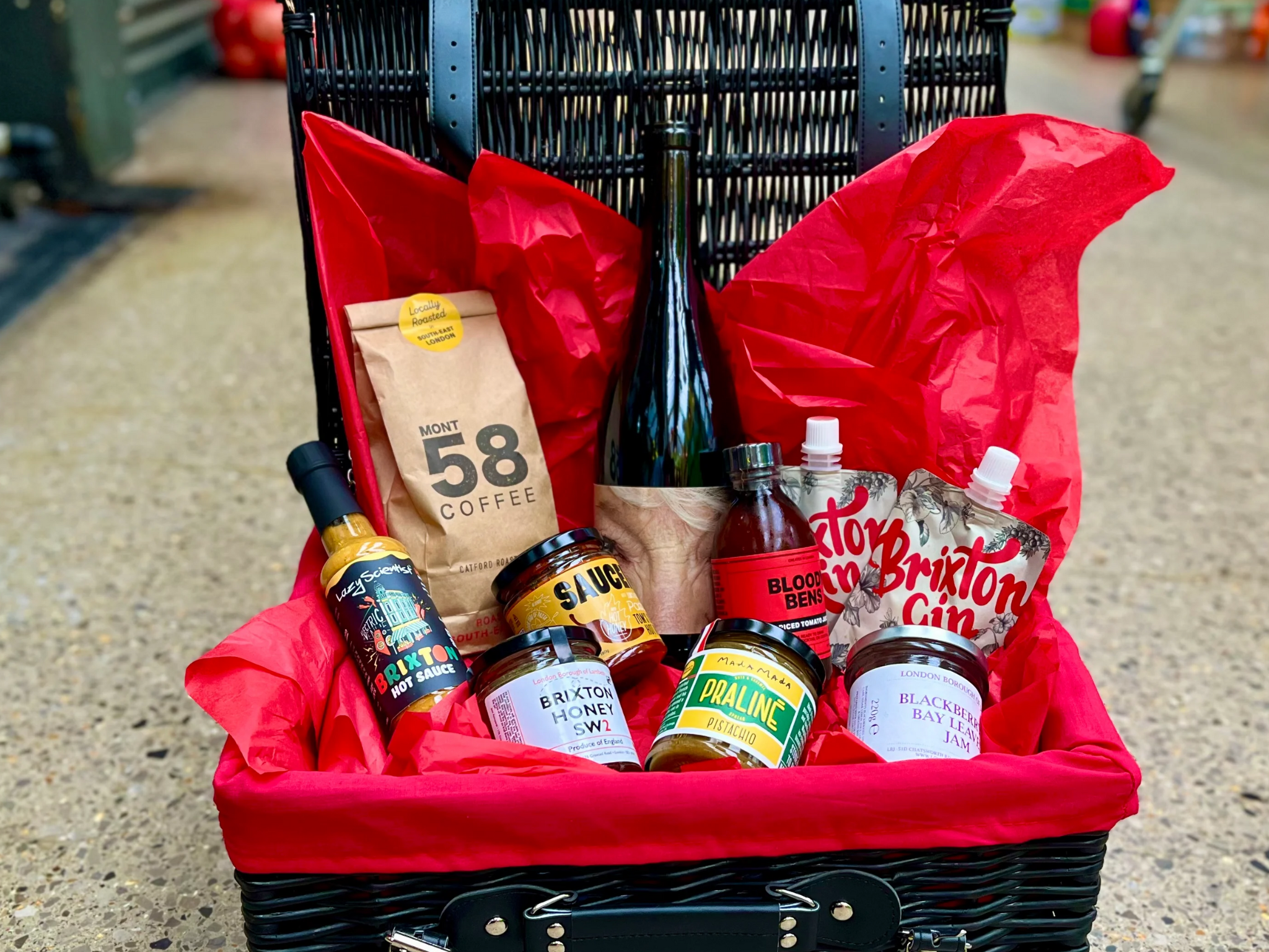 Guzzl best of London hamper