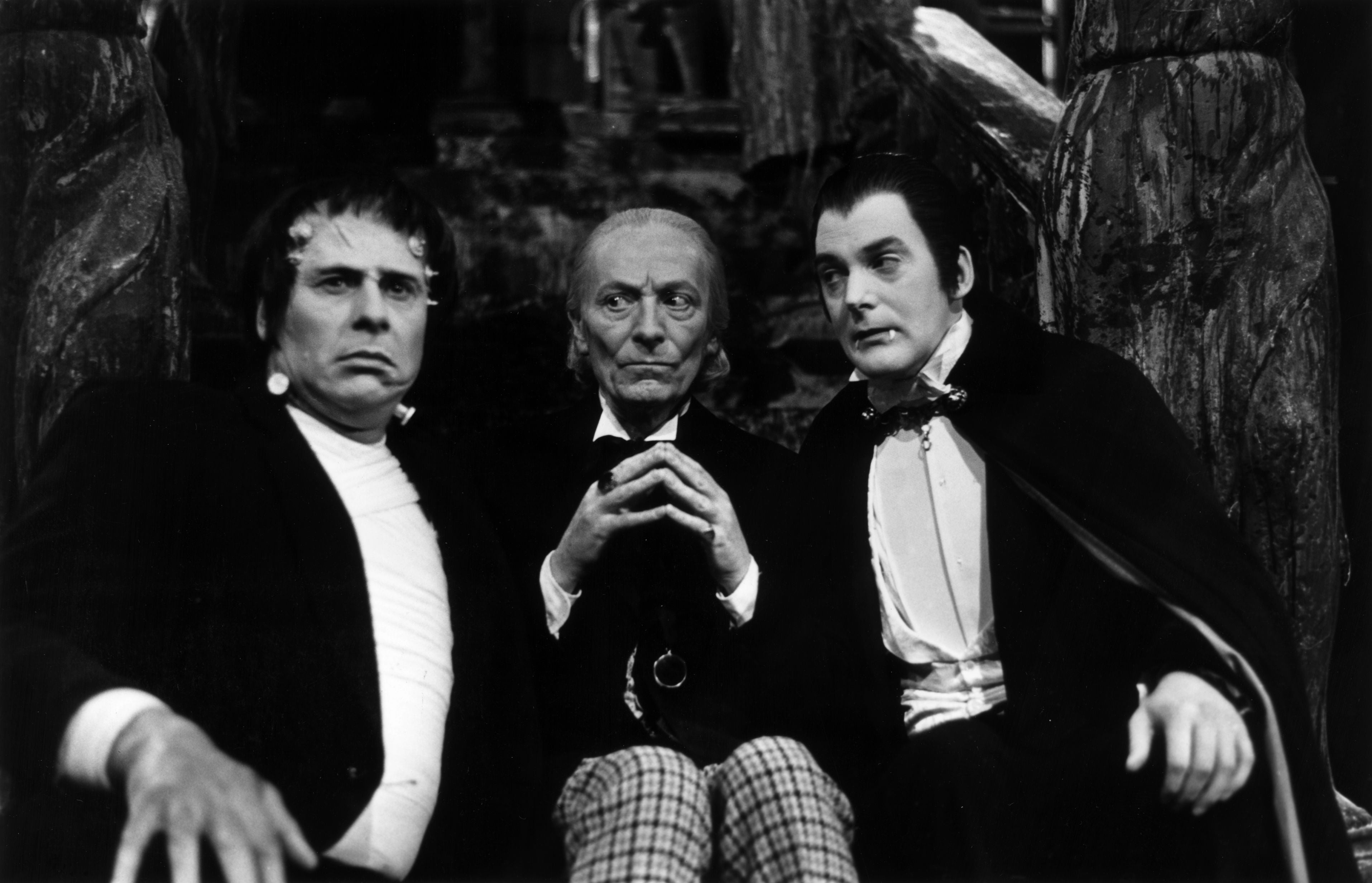 William Hartnell interpreta il dottore accanto a Dracula e al mostro di Frankenstein negli episodi di Doctor Who 