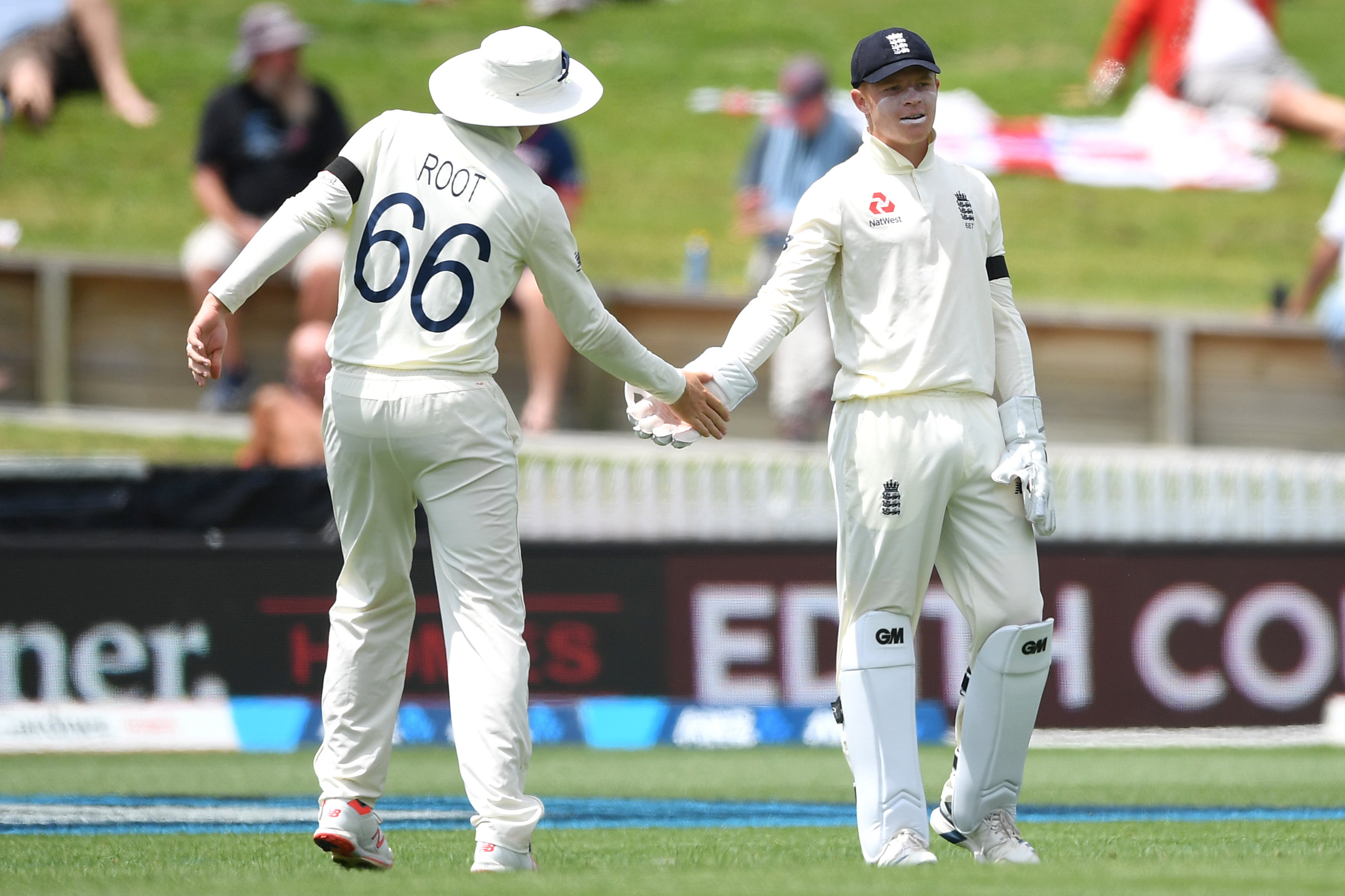 Ollie Pope (right) could be forced to take the gloves after Jordan Cox’s injury