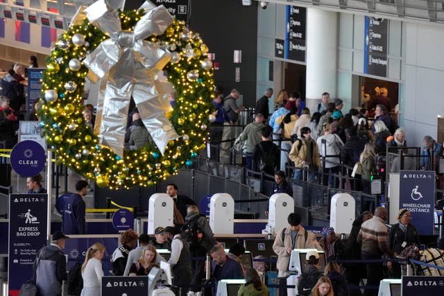 <p>The FAA is warning passengers that record air travel is expected over the holiday season </p>