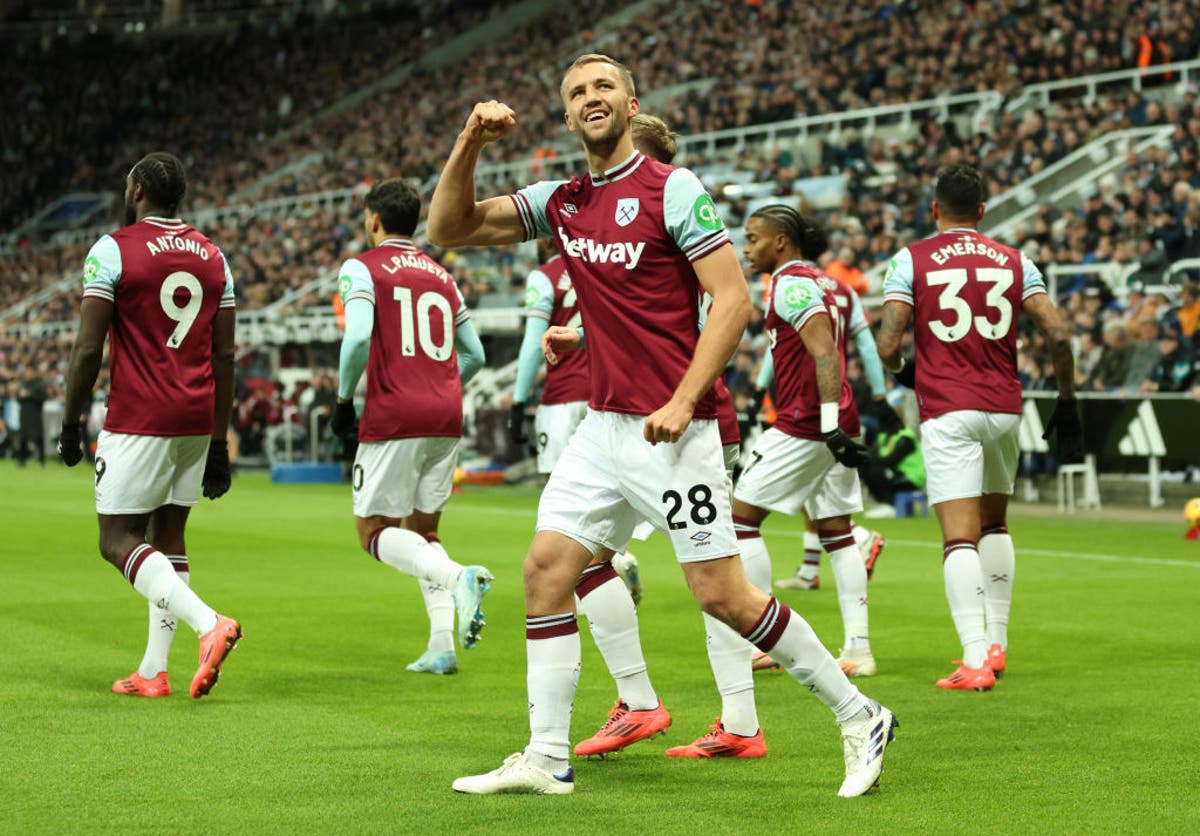 West Ham score against run of play to stun Newcastle  – follow live