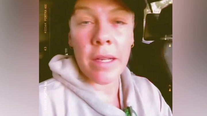<p>Tearful Pink reveals she needs surgery as singer forced to cancel tour dates.</p>