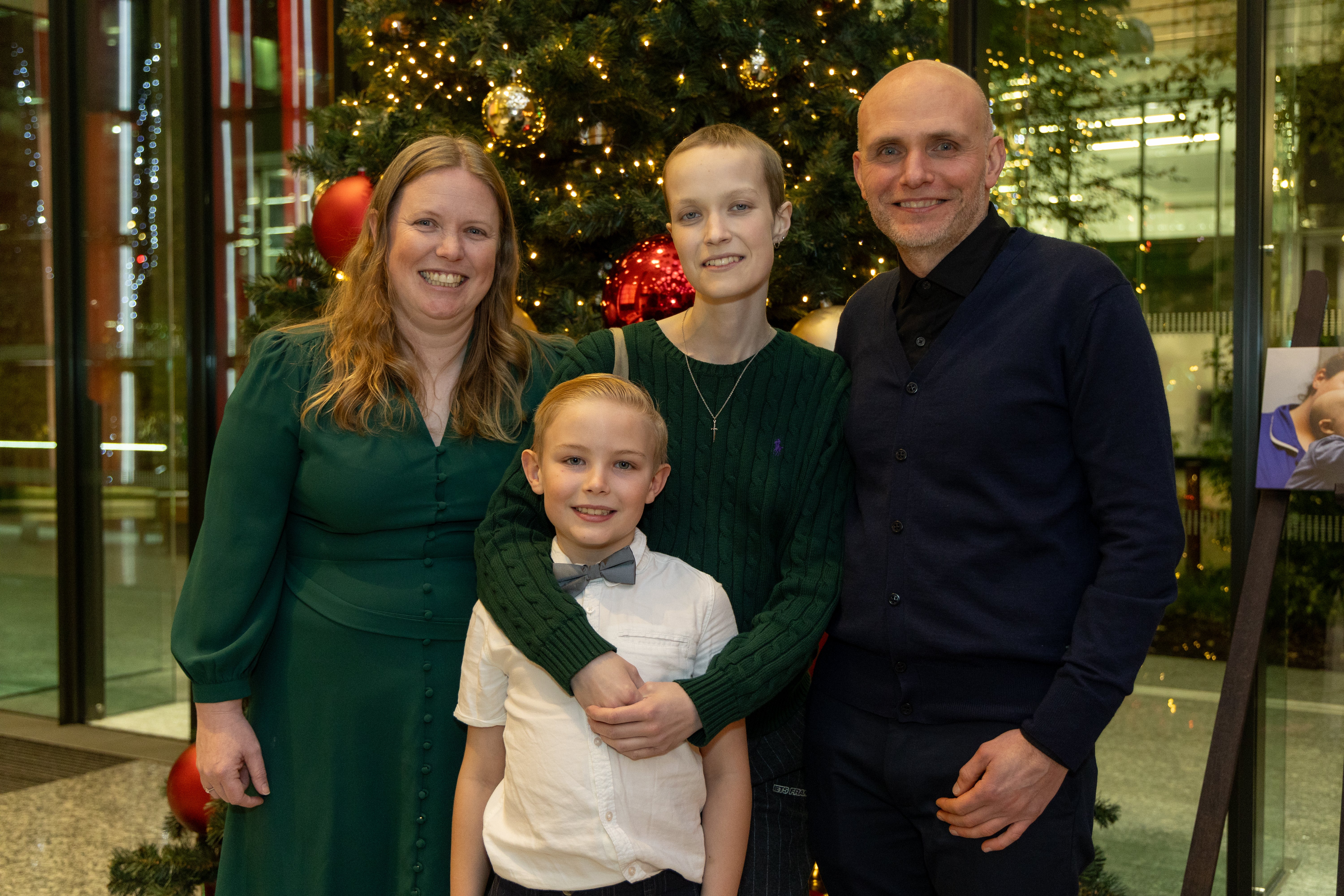 Liz Hatton with her mother Vicky Robayna, stepfather Aaron and brother Mateo just a week before she died