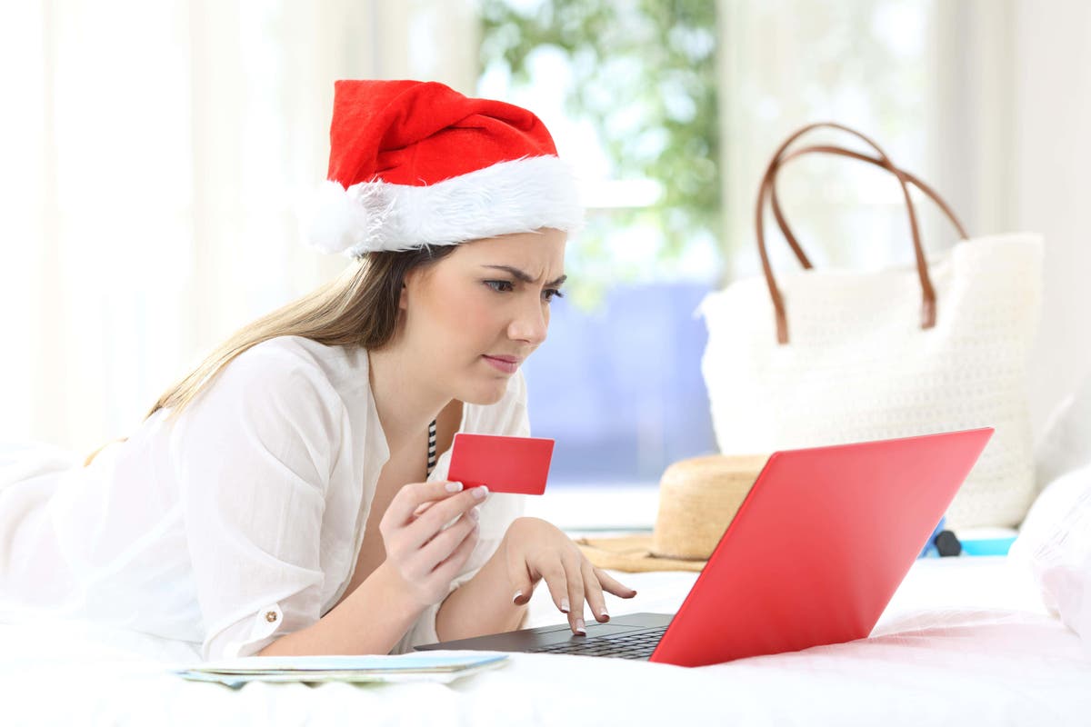 Scams to avoid when shopping for Christmas bargains