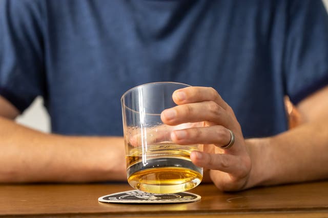 <p>Scientists have found that hands may hold a vital clue to understanding drinking habits </p>