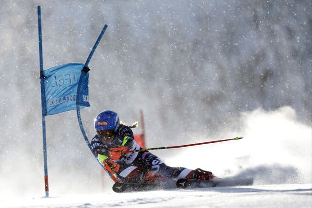 <p>Mikaela Shiffrin crashed out of the giant slalom in Killington </p>