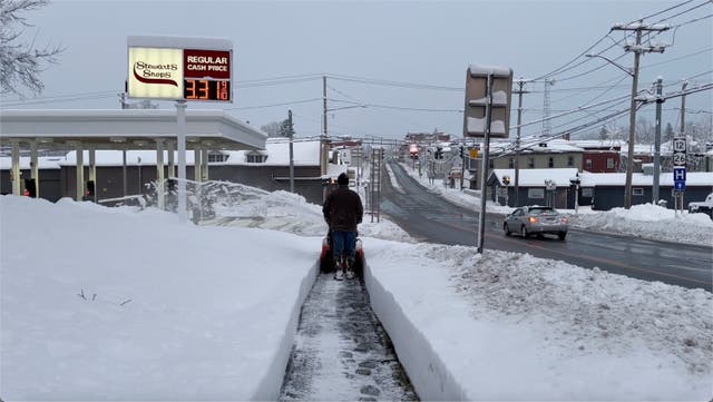 <p>Snow, which has hit parts of the U.S. including New York, will impact the end of holiday travel. Forecasters say winter weather is expected to remain at the start of the work week for some regions  </p>