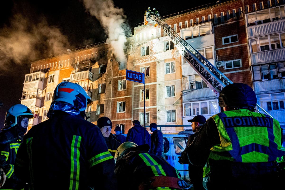 Ukraine-Russia war latest: Starmer says peace talks can end Russian invasion as North Korea troops join war