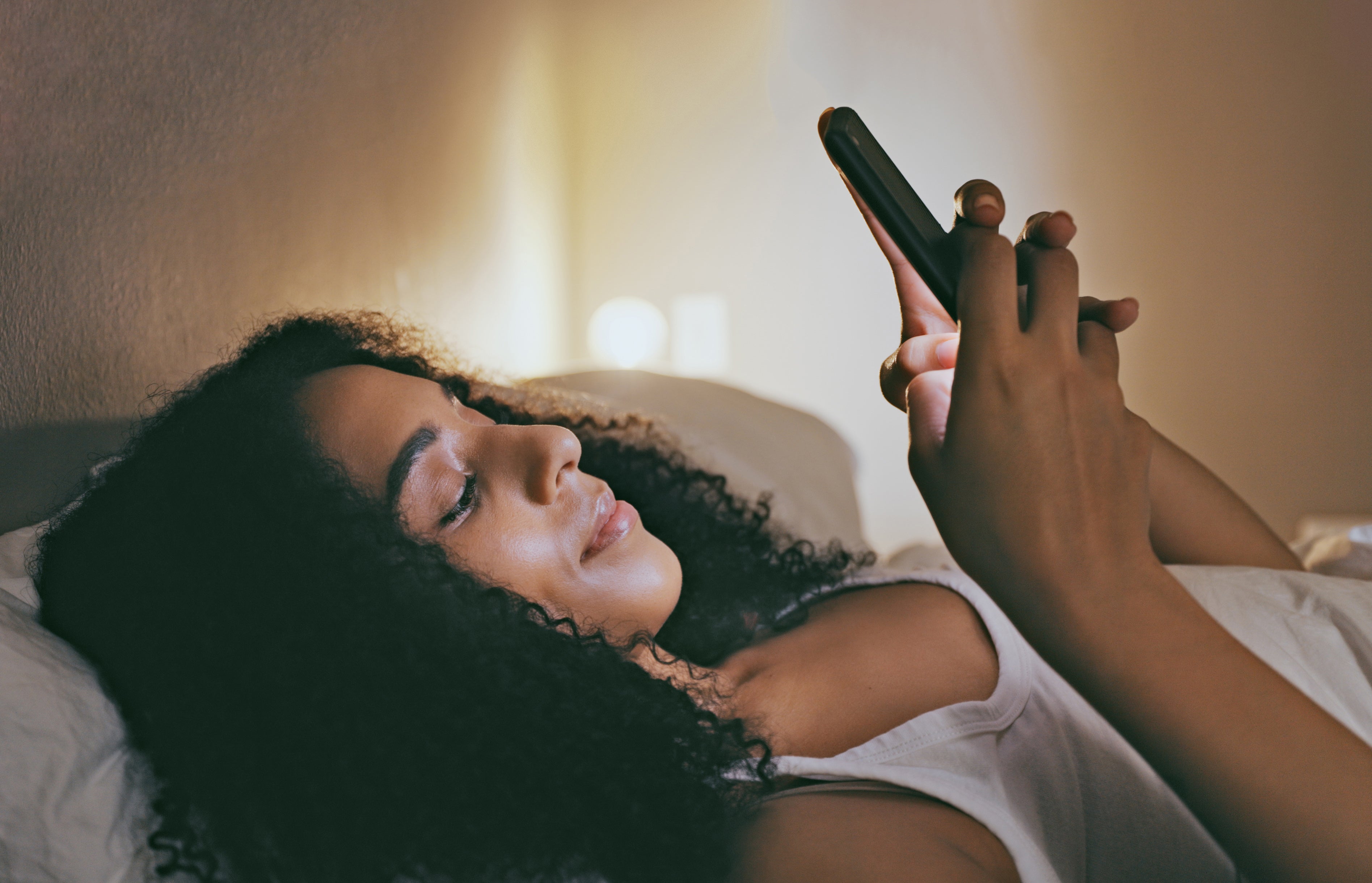 Four of the biggest dating apps in the UK have lost more than a million users between them.