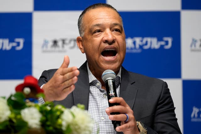 DAVE ROBERTS