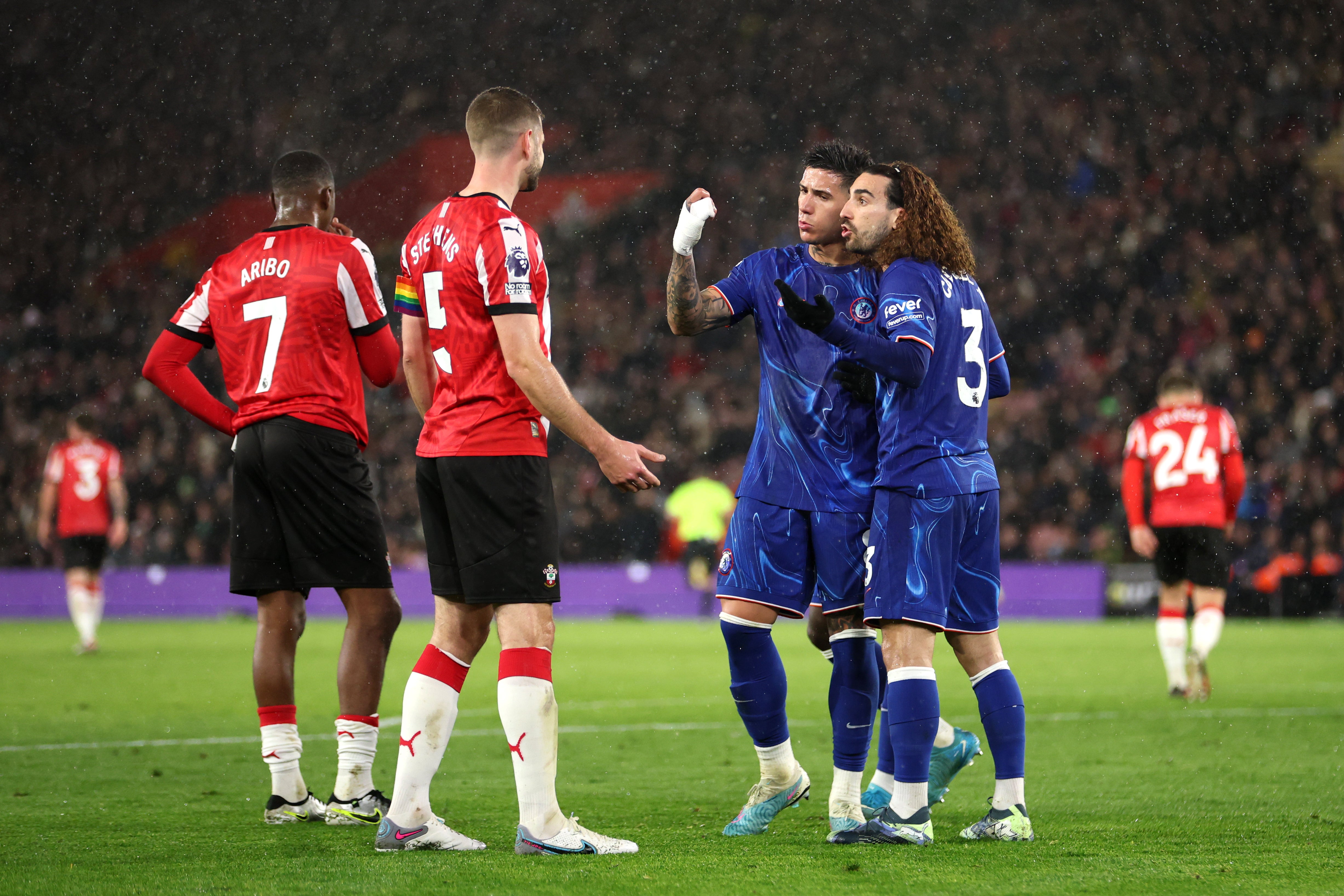 Cururella and Enzo Fernandez react after the hair-pull