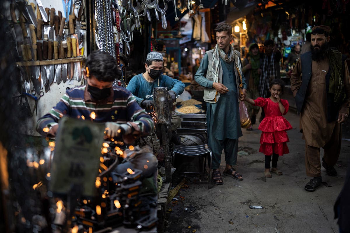 Afghan economy shows modest signs of growth but recovery remains fragile, says World Bank