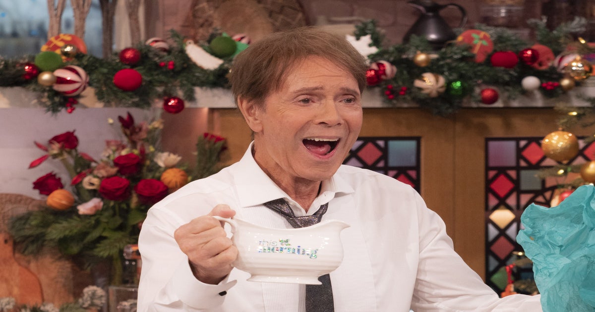 Cliff Richard lampooned for 'vile' gravy recipe | The Independent