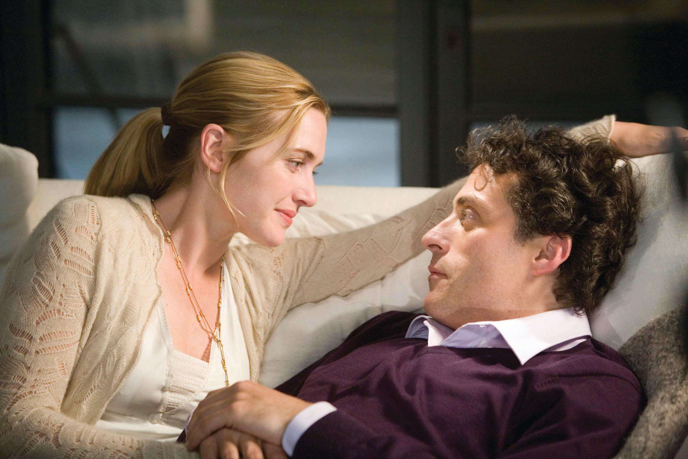 Rufus Sewell’s Jasper flies to Los Angeles to rekindle with Kate Winslet’s Iris in ‘The Holiday’