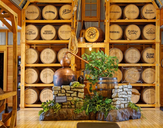 <p>On the famous Kentucky Bourbon trail you can take in tasting rooms and distilleries like the award-winning Heaven Hill </p>