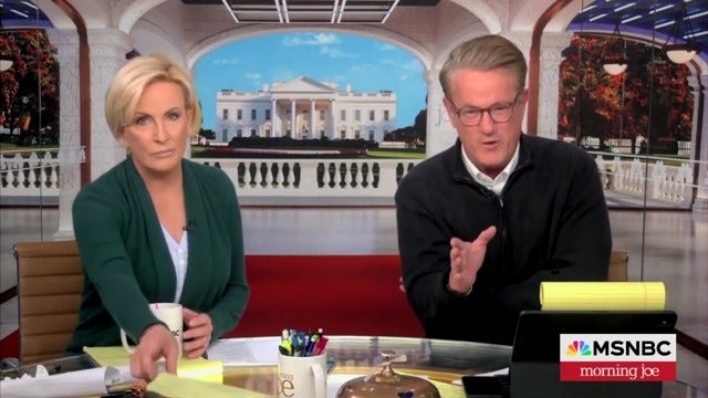 Bidh Joe Scarborough agus Mika Brzezinski a’ dèiligeadh ri càineadh gun do ghabh iad a leisgeul airson beachdan “flippant” air sgàth eagal Dhòmhnaill Trump