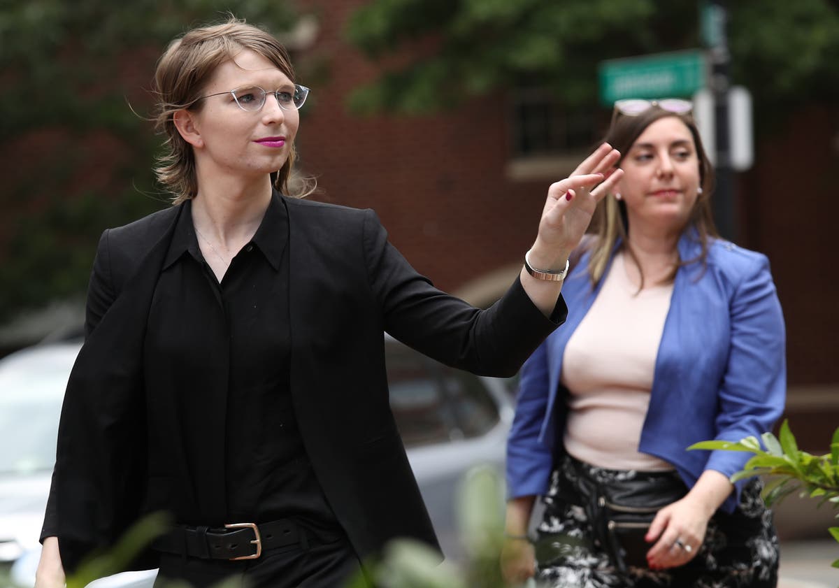 Chelsea Manning arrested in Congress for protesting against transgender bathroom ban